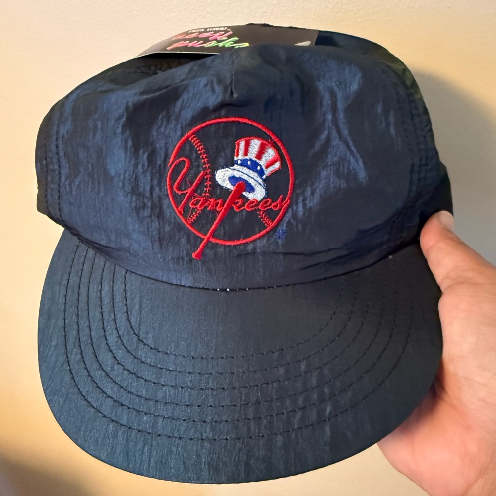 RARE Vintage Yankees Snap Back Hat Cap USA official Licensee MLB Blue‎ Metallic